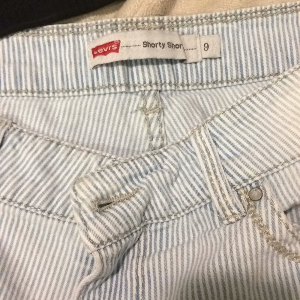 Levi’s Shorts - Picture 2 of 2